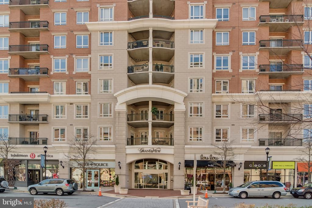 1915 Towne Centre Blvd #1005
