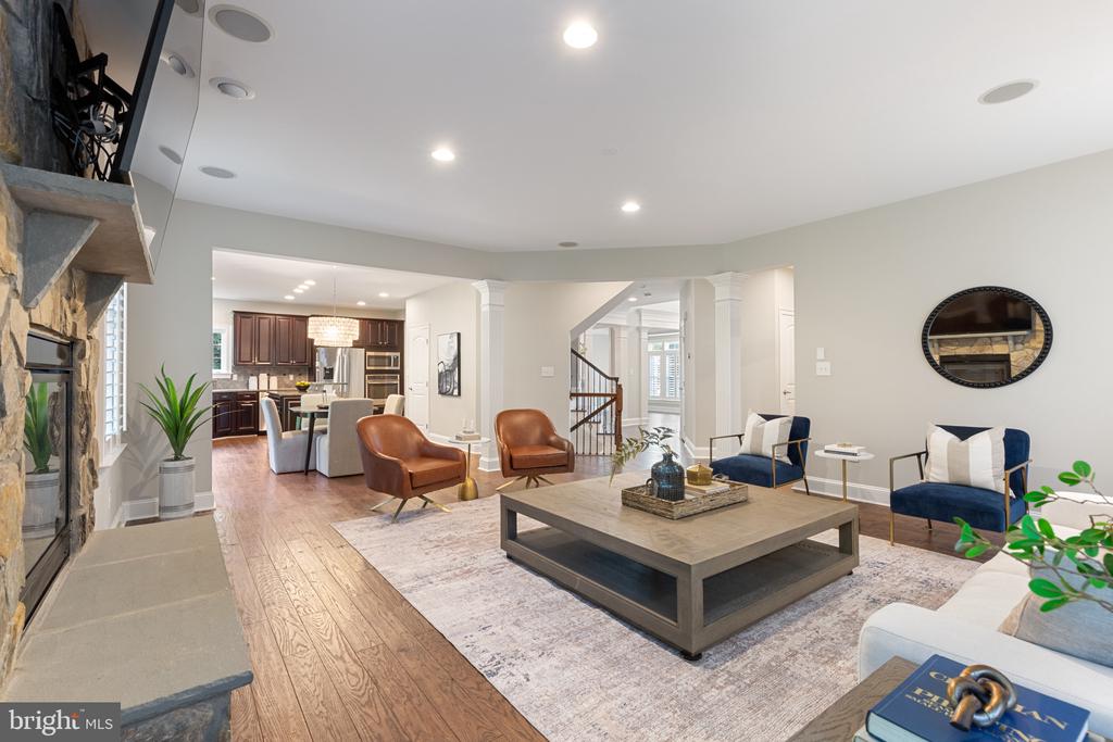 619 Samantha Ct