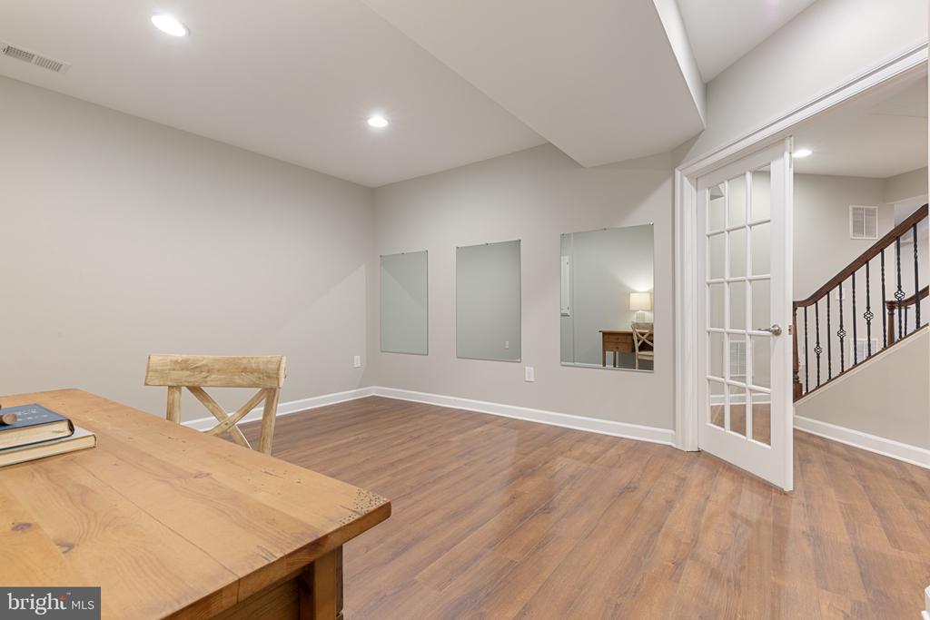619 Samantha Ct