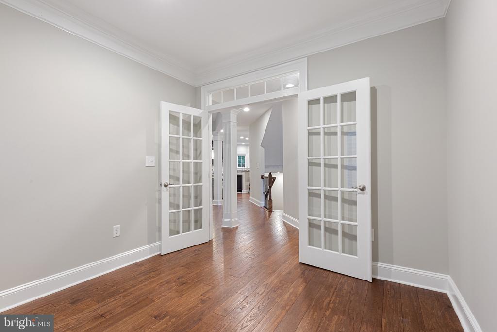 619 Samantha Ct
