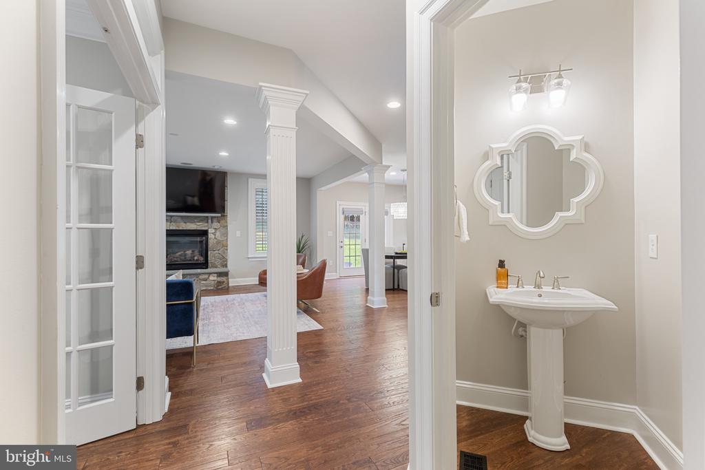 619 Samantha Ct