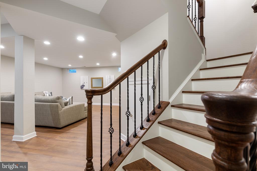 619 Samantha Ct