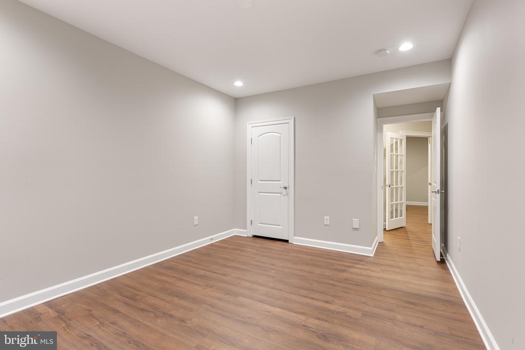 619 Samantha Ct