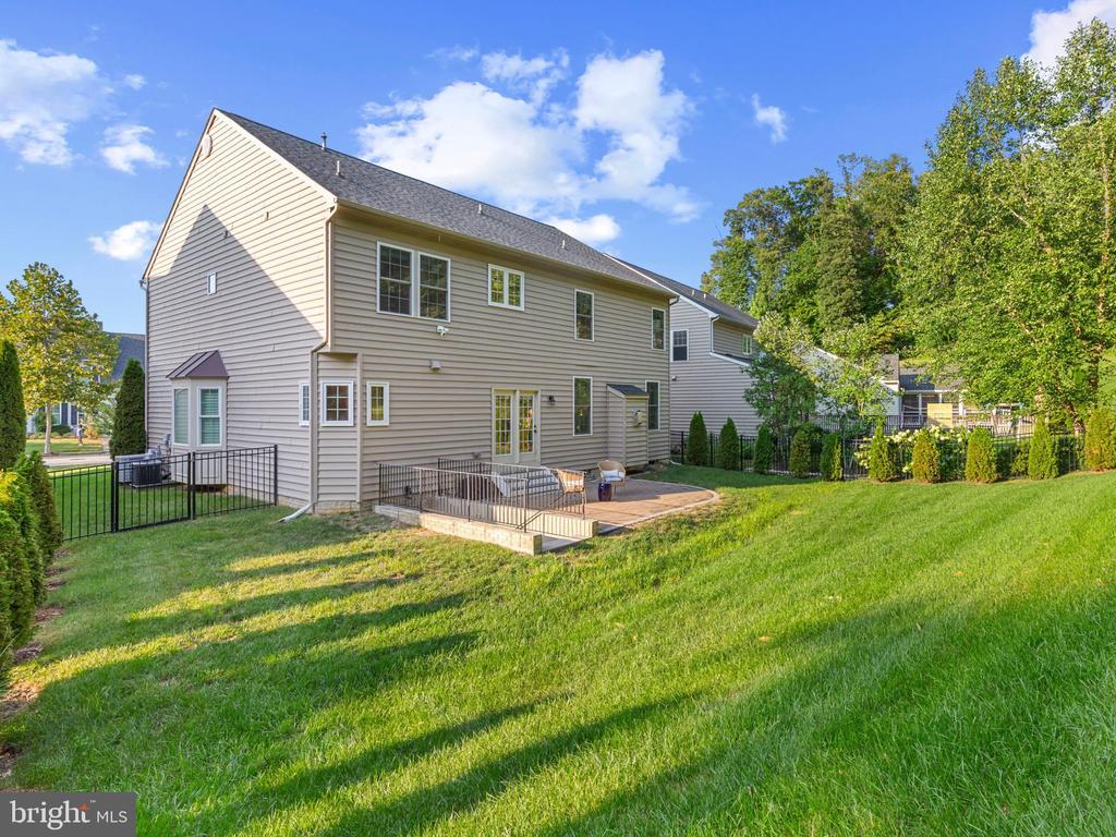 619 Samantha Ct