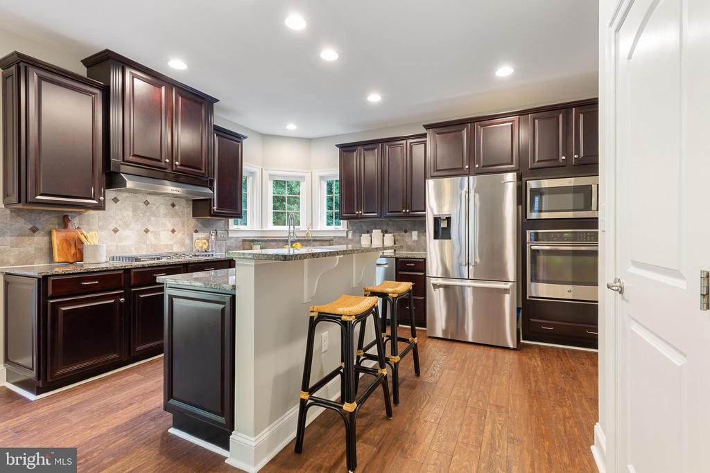 619 Samantha Ct