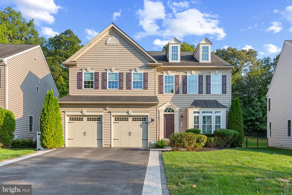 619 Samantha Ct