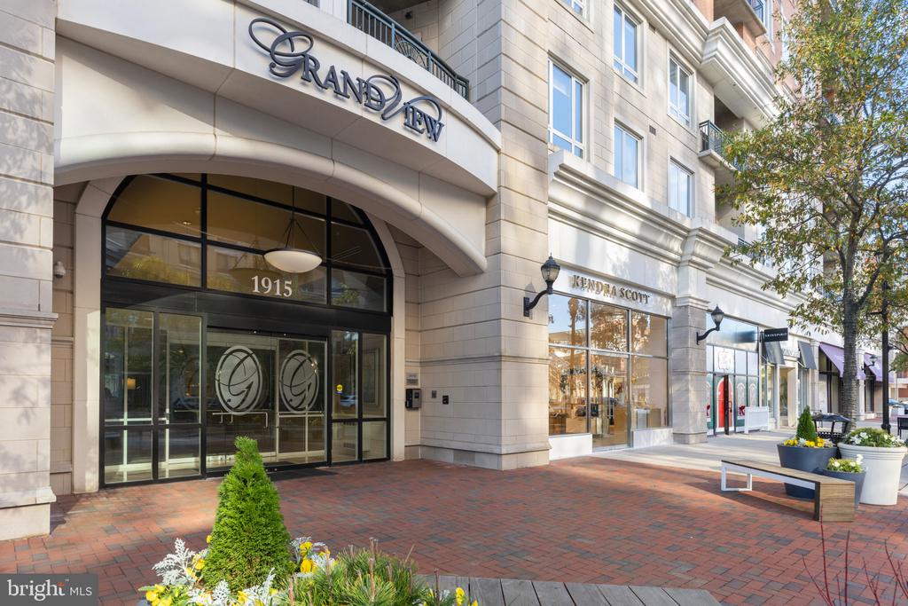 1915 Towne Centre Blvd #1214