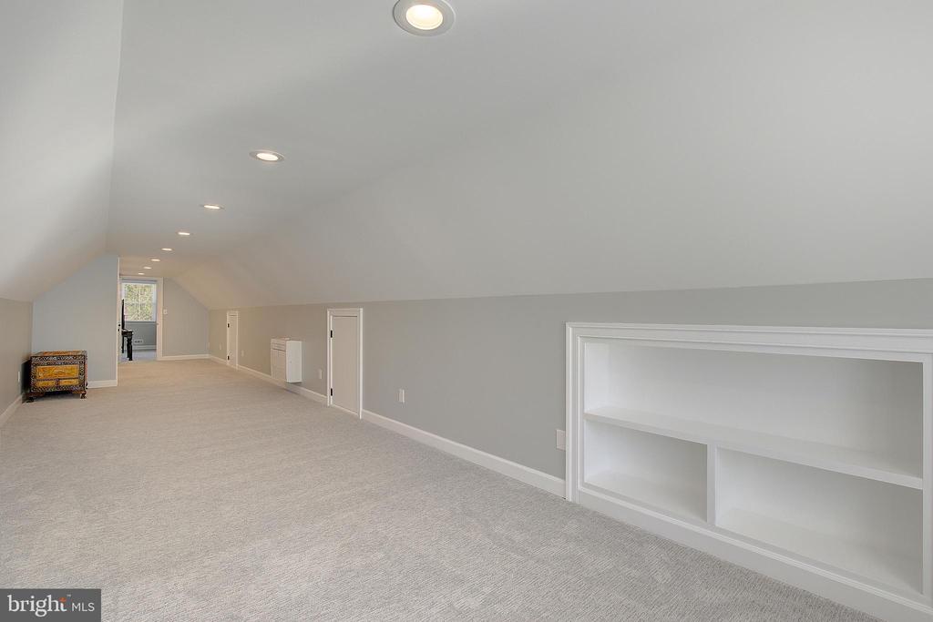 1538 Crofton Pkwy
