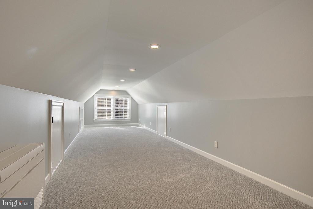 1538 Crofton Pkwy