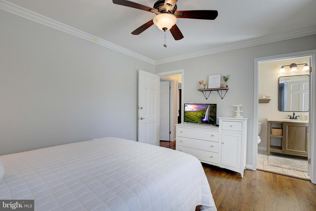 1538 Crofton Pkwy