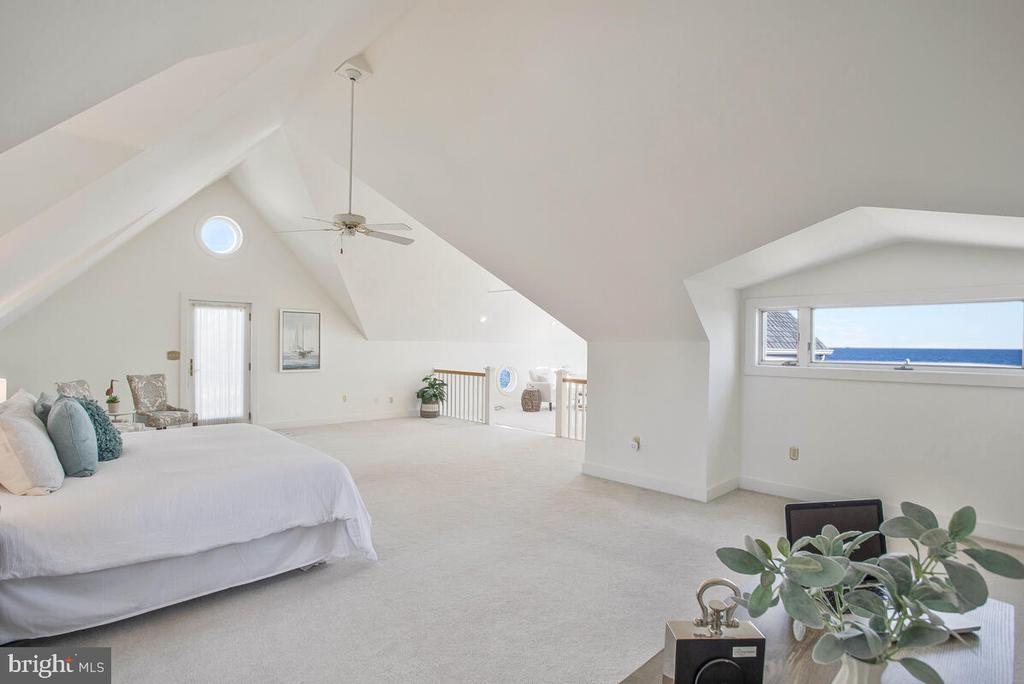 1319 Bay Head Rd