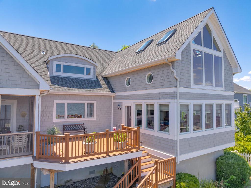 1319 Bay Head Rd