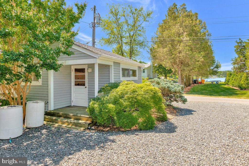 1319 Bay Head Rd