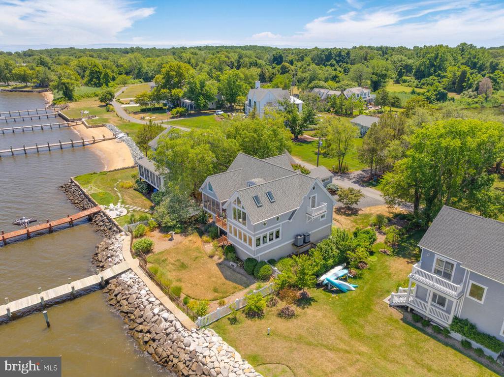 1319 Bay Head Rd