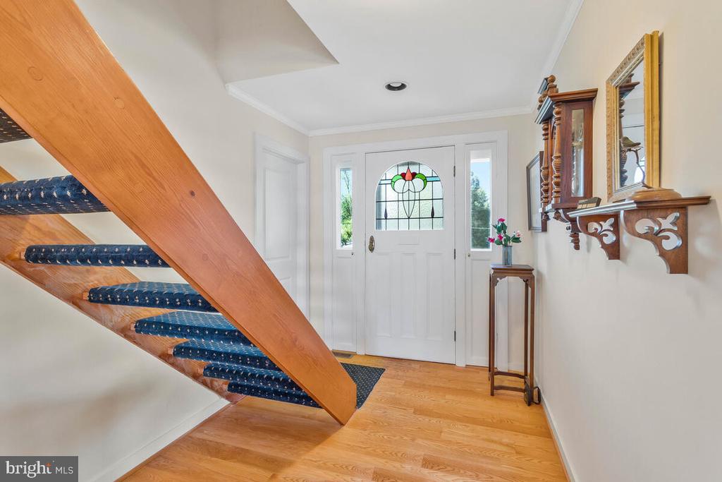 1319 Bay Head Rd