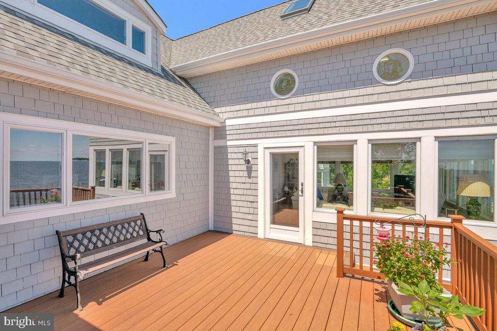 1319 Bay Head Rd