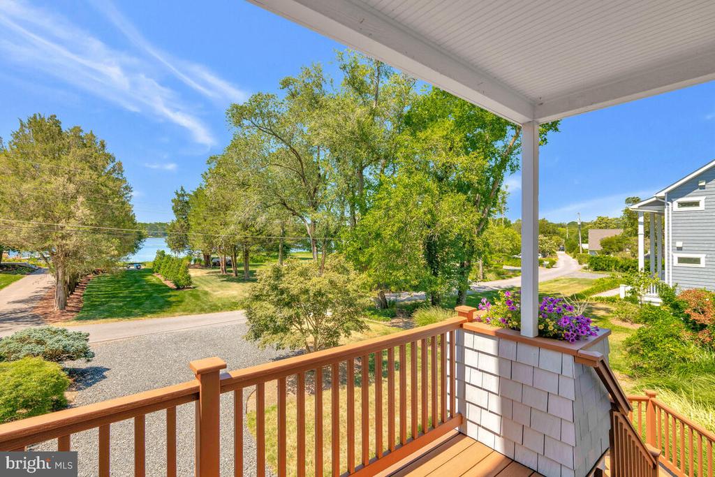 1319 Bay Head Rd