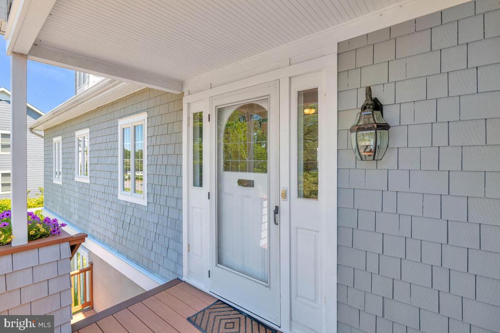 1319 Bay Head Rd
