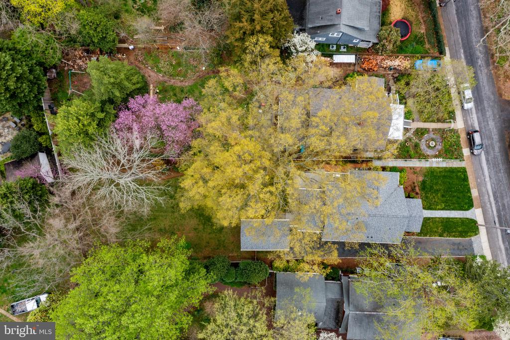 218 Claude St