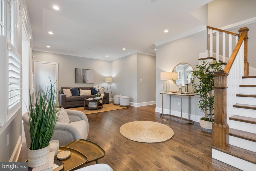 218 Claude St