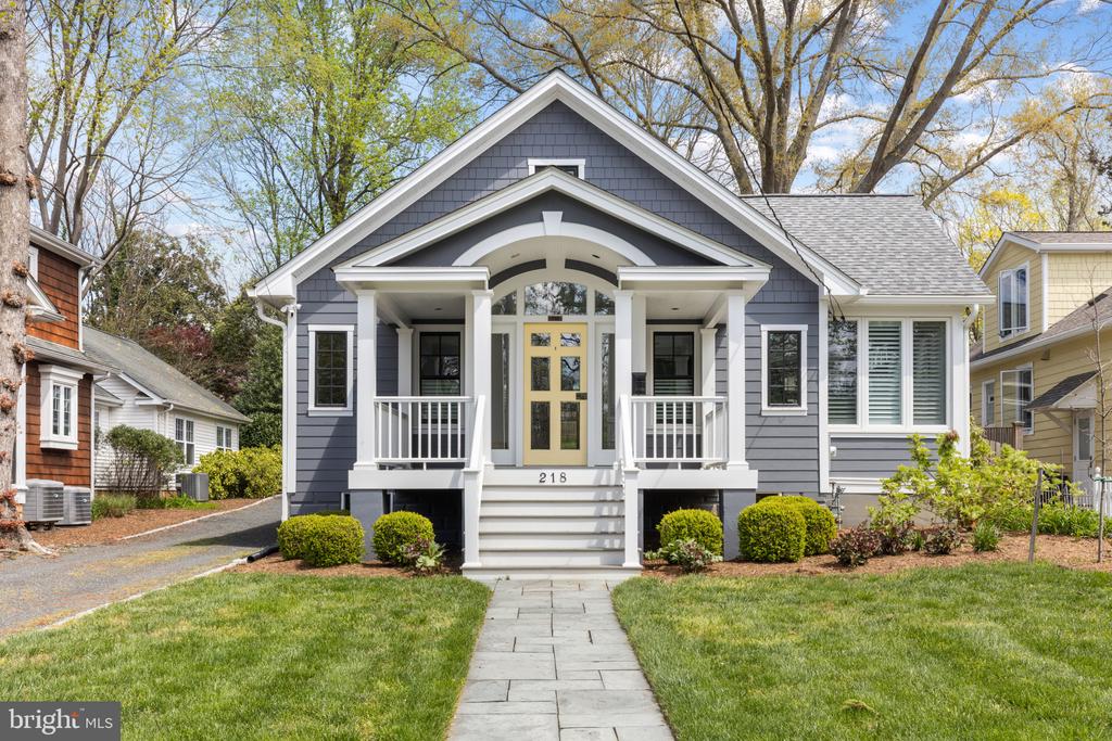 218 Claude St