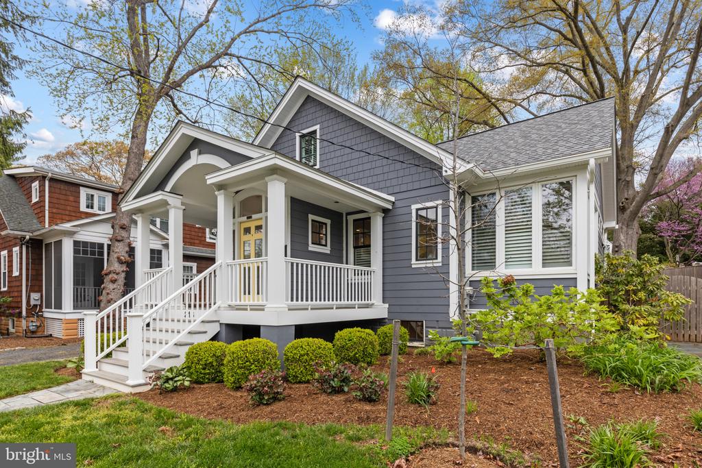 218 Claude St