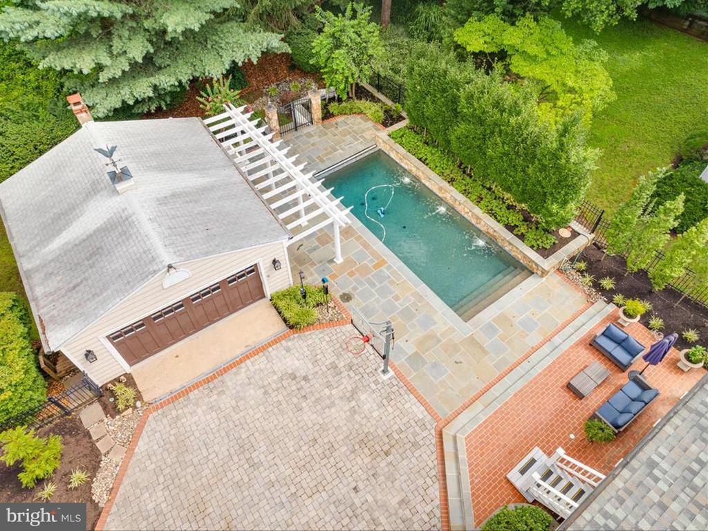 6 BRICE ROAD