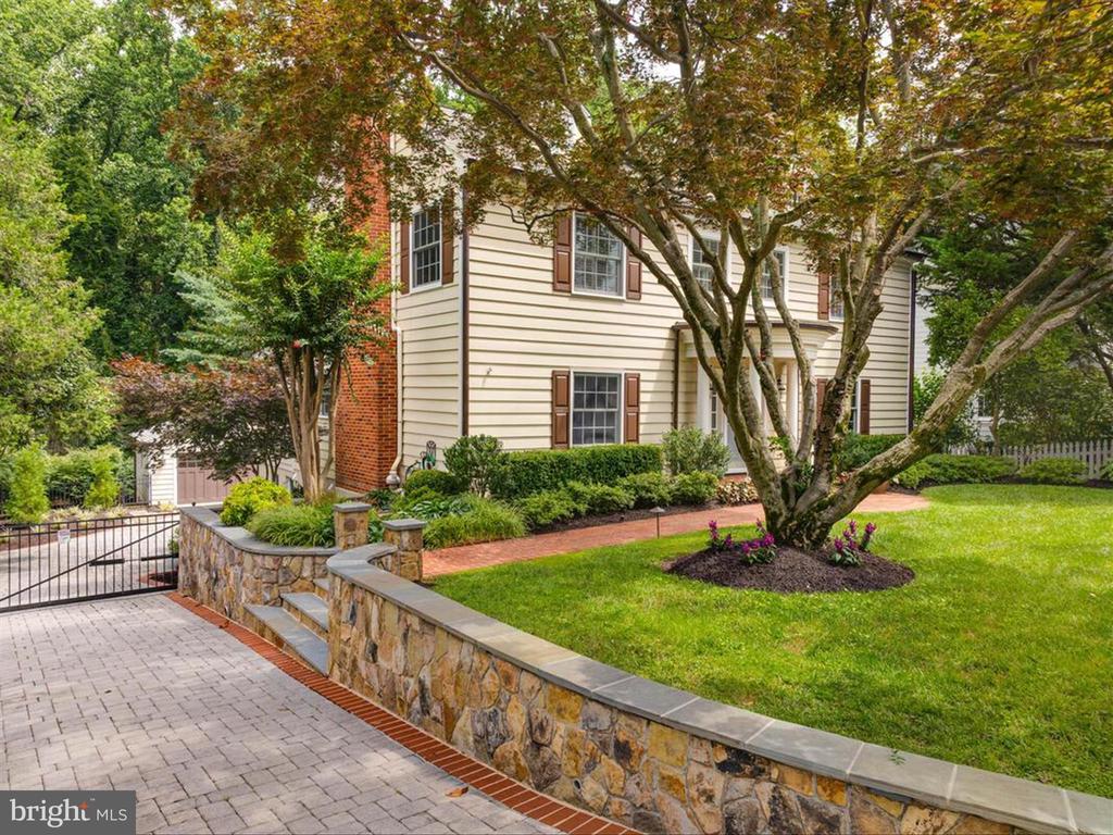 6 BRICE ROAD