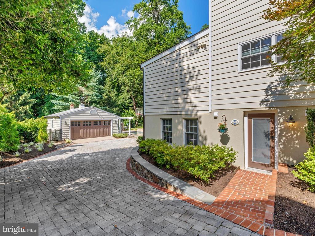 6 BRICE ROAD