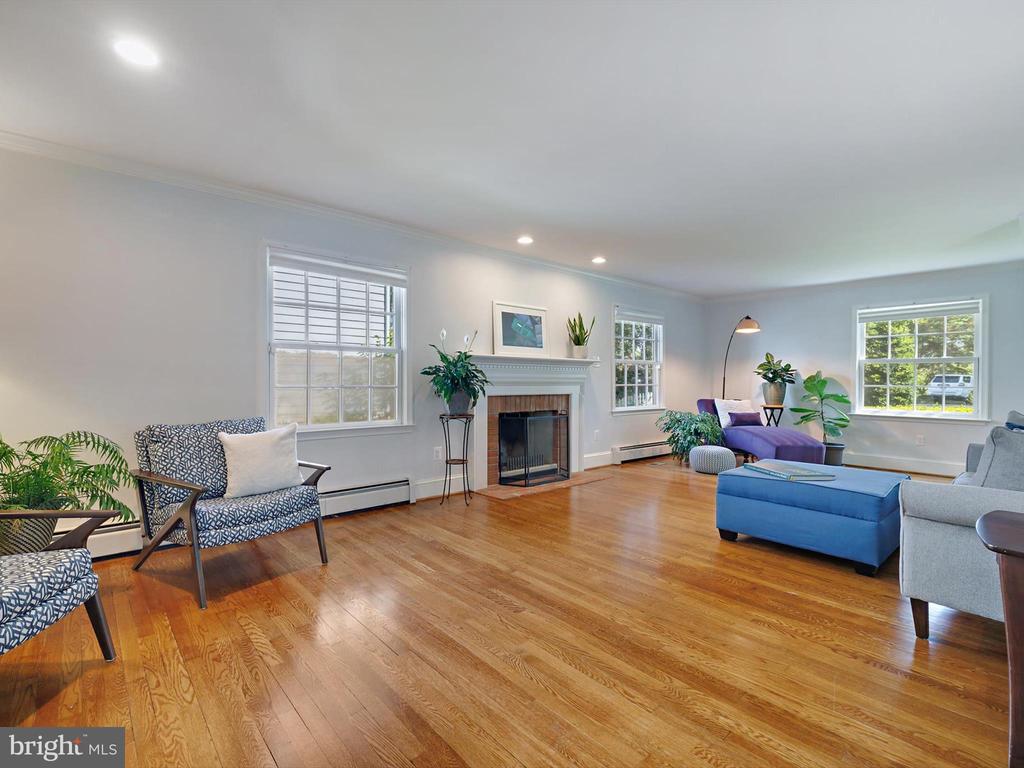 6 BRICE ROAD