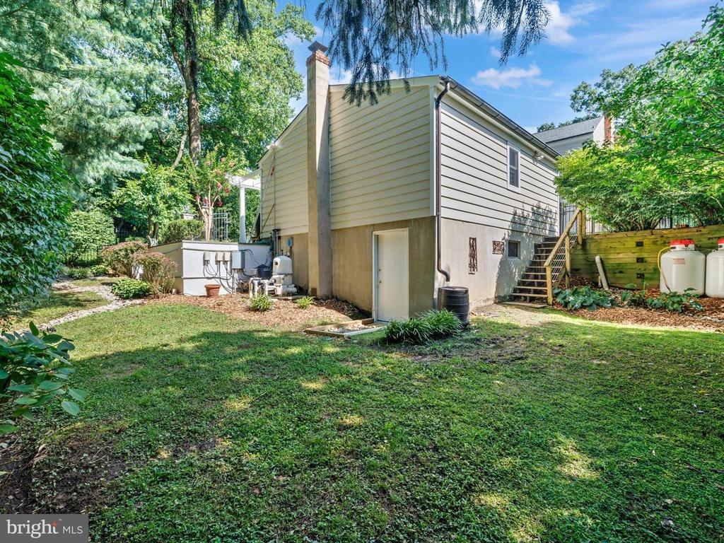 6 BRICE ROAD
