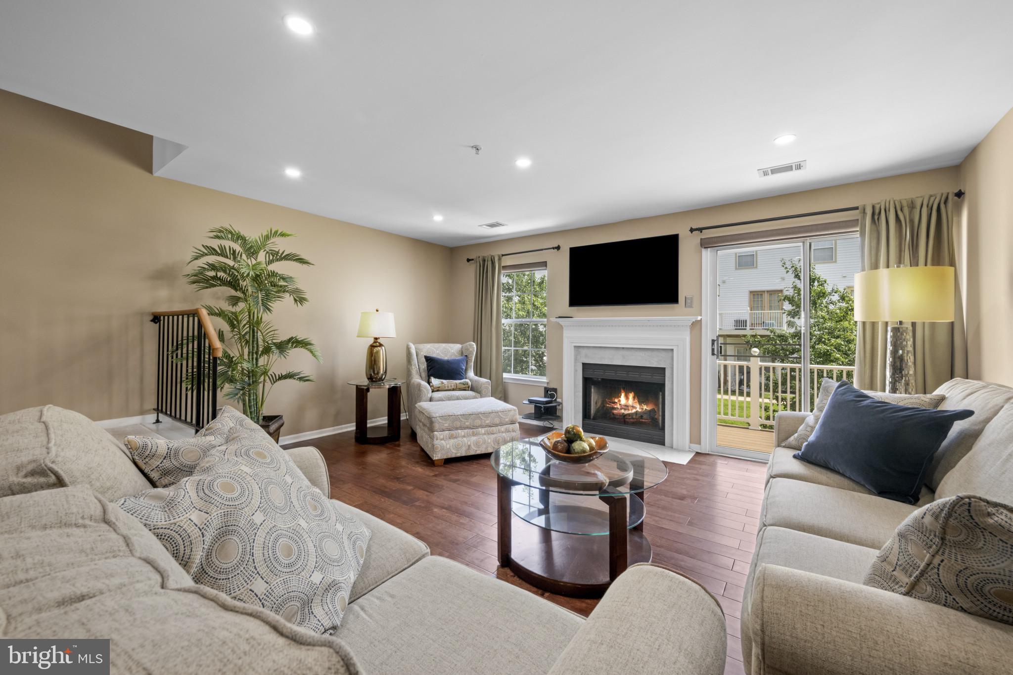 1567 FALLOWFIELD COURT