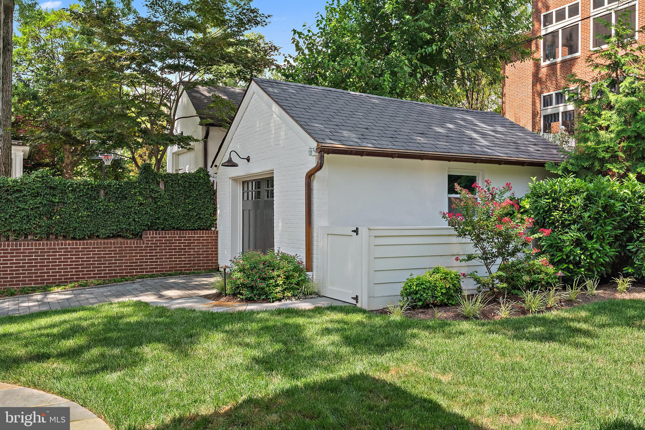 2 STEELE AVENUE
