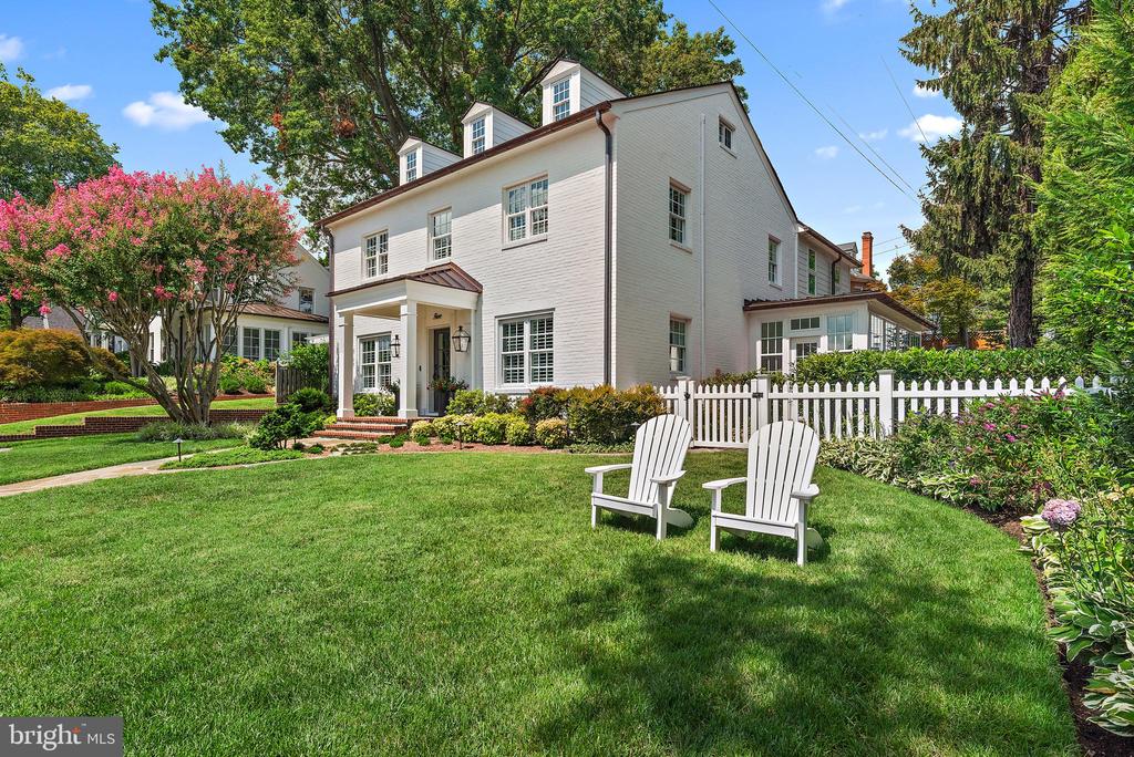 2 STEELE AVENUE
