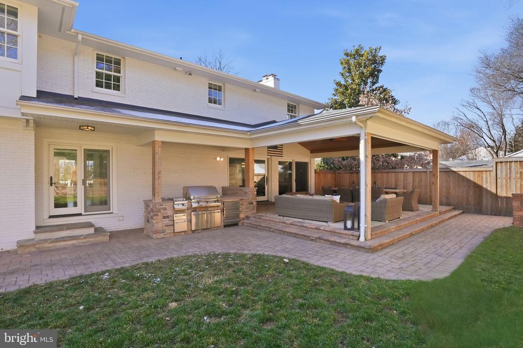 8 STEWART AVENUE