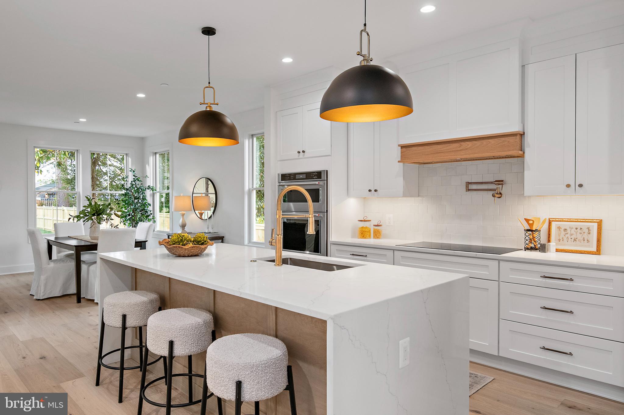 136 S HOMELAND AVENUE