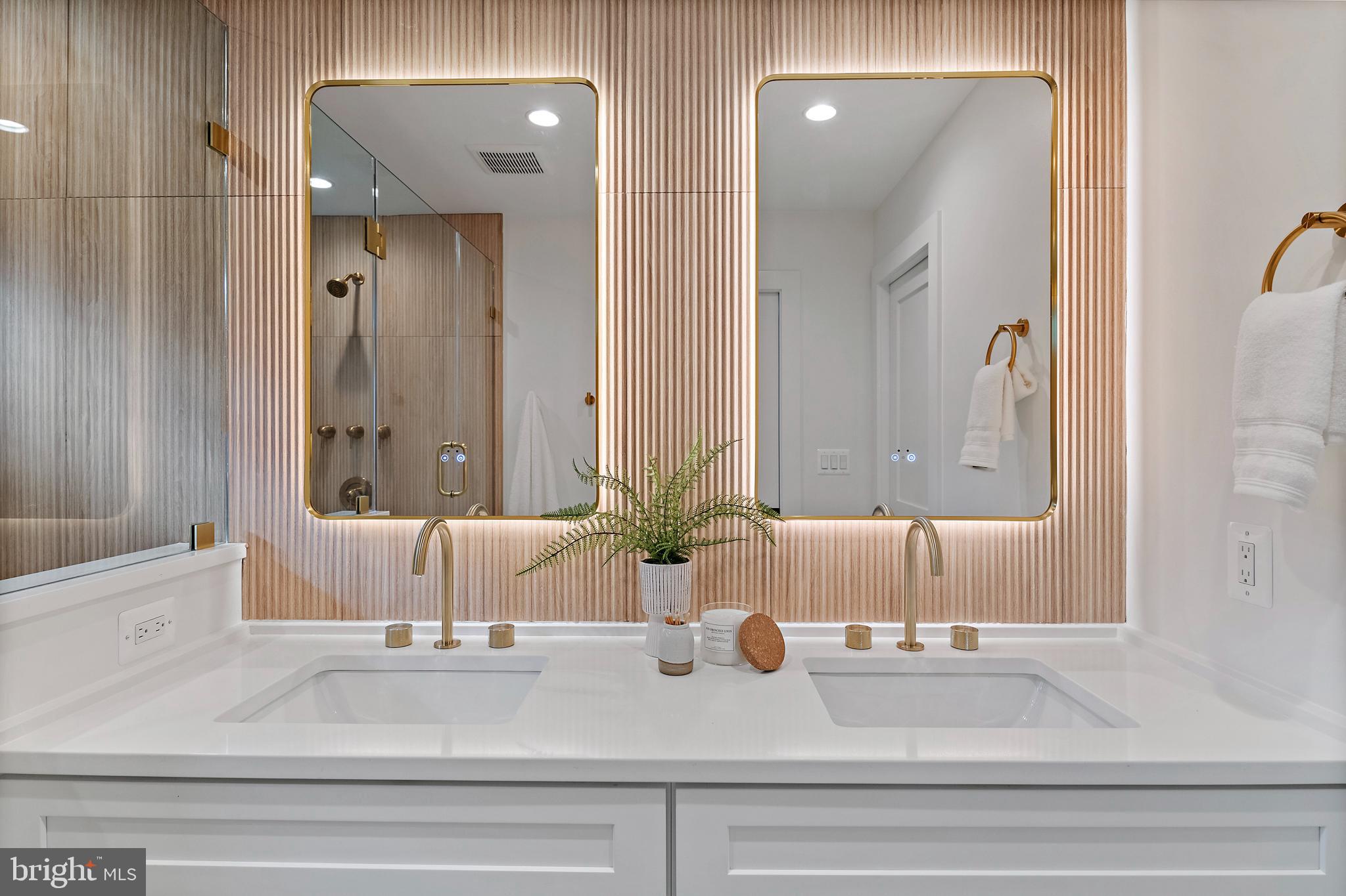 136 S HOMELAND AVENUE