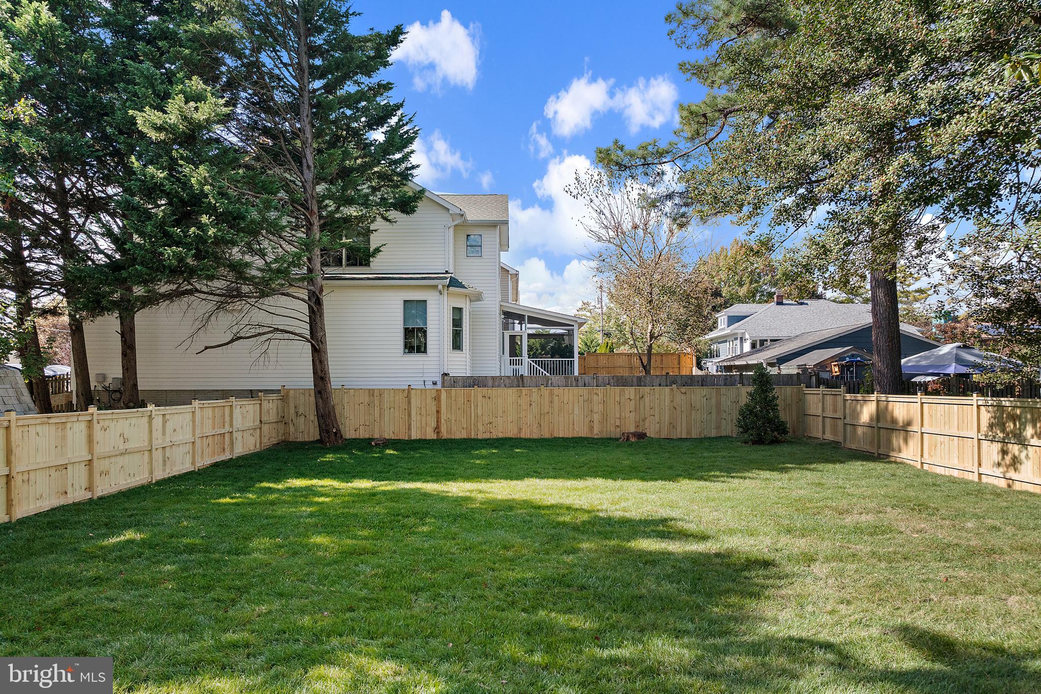 136 S HOMELAND AVENUE