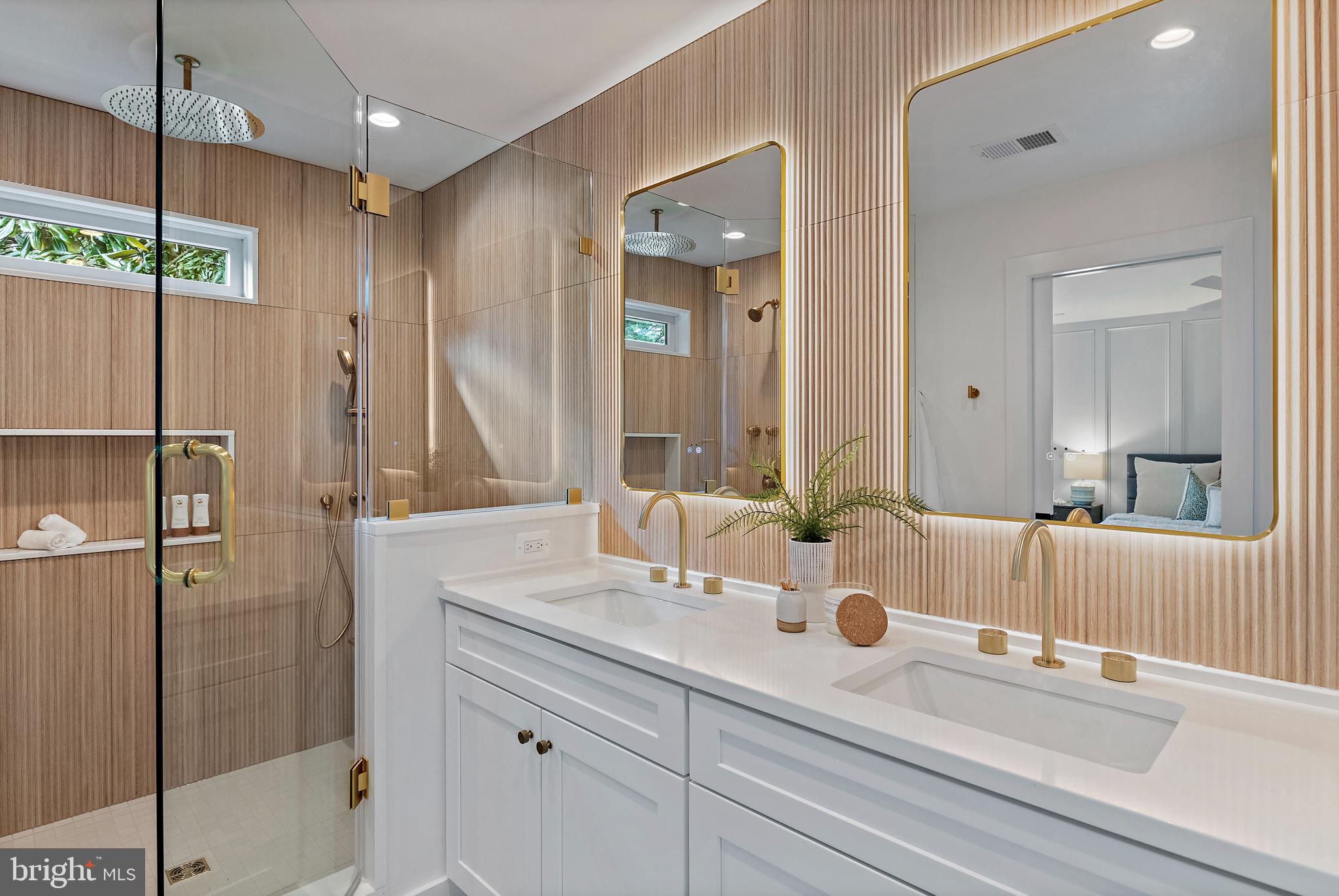 136 S HOMELAND AVENUE