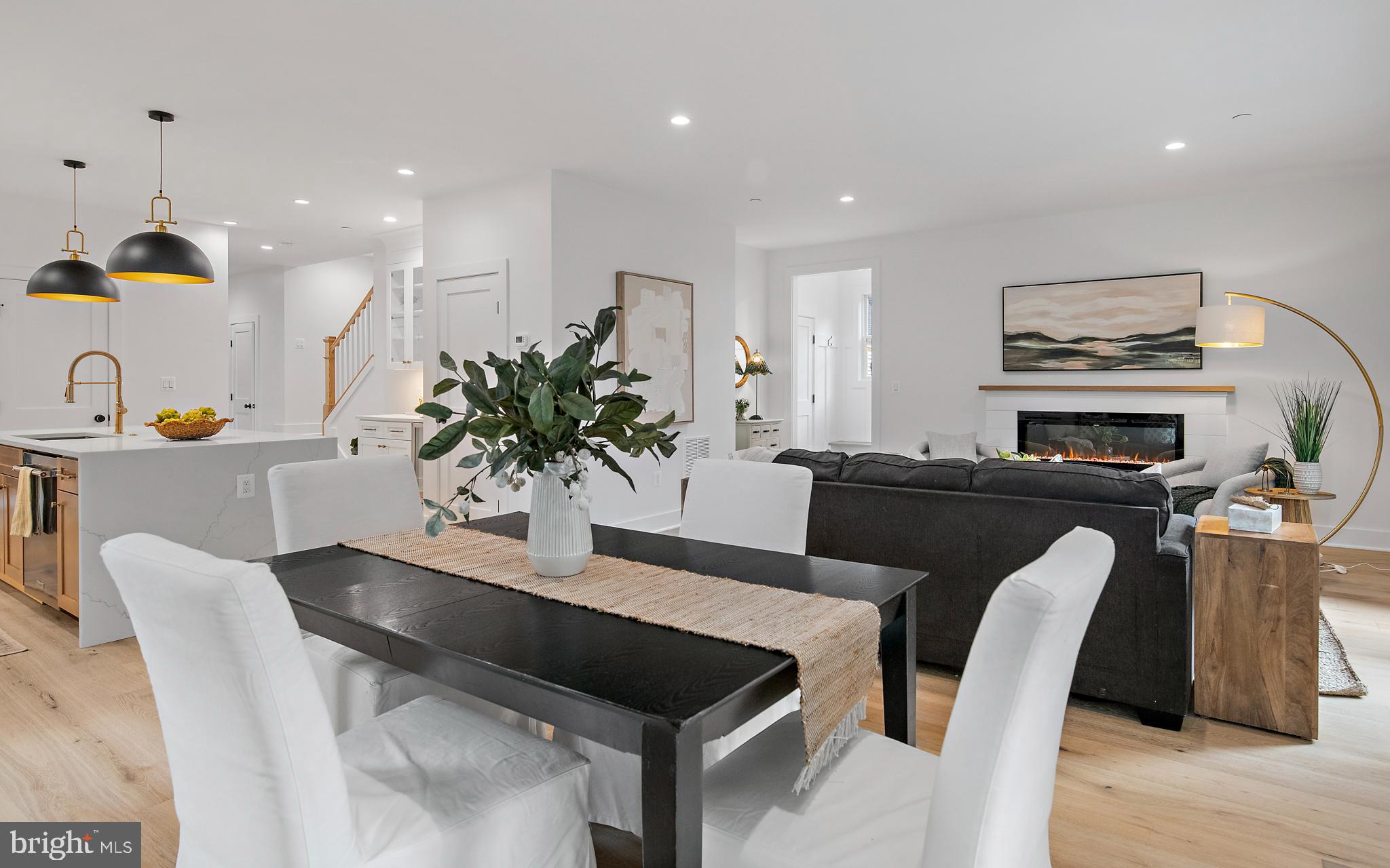 136 S HOMELAND AVENUE