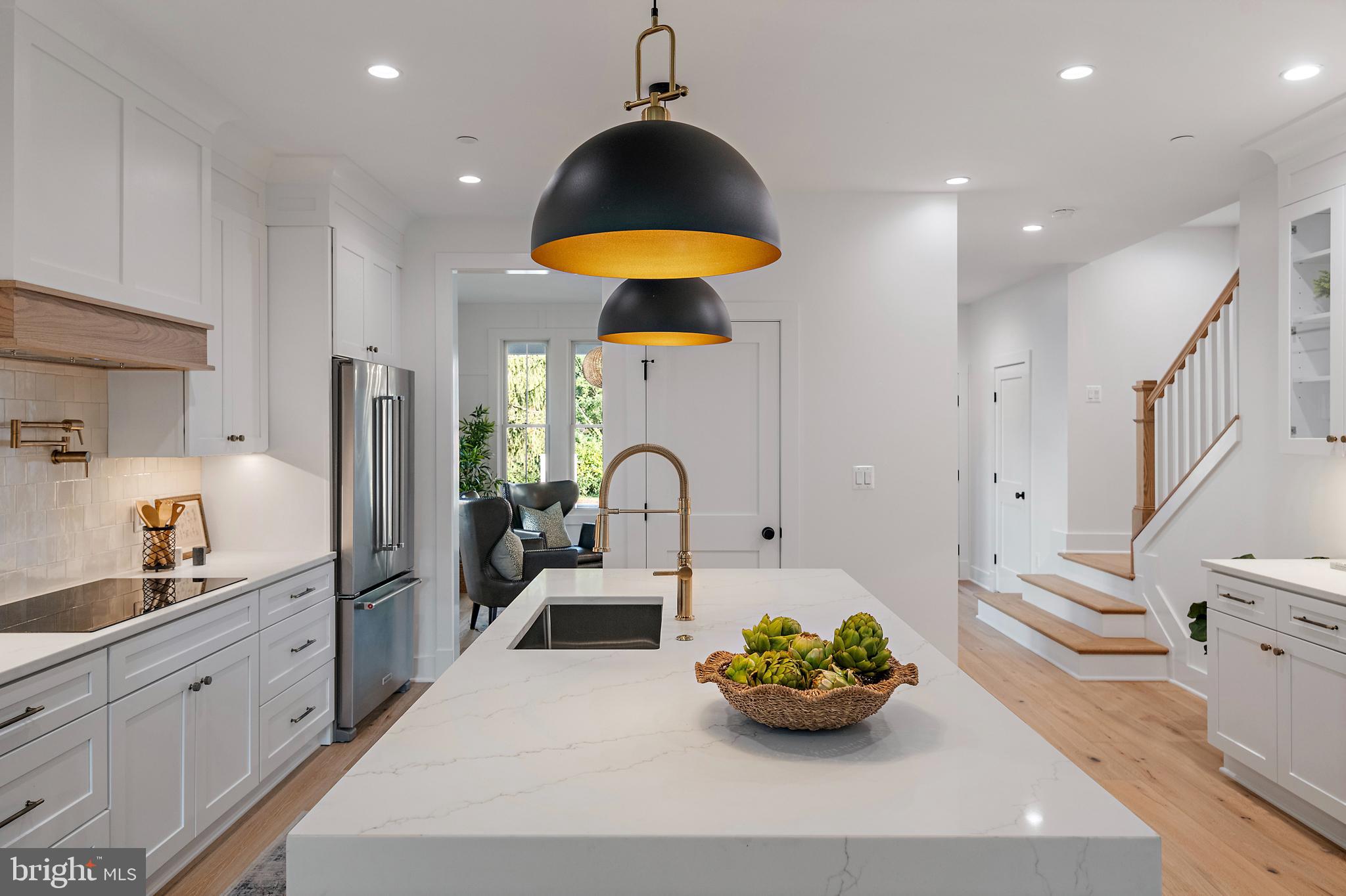 136 S HOMELAND AVENUE