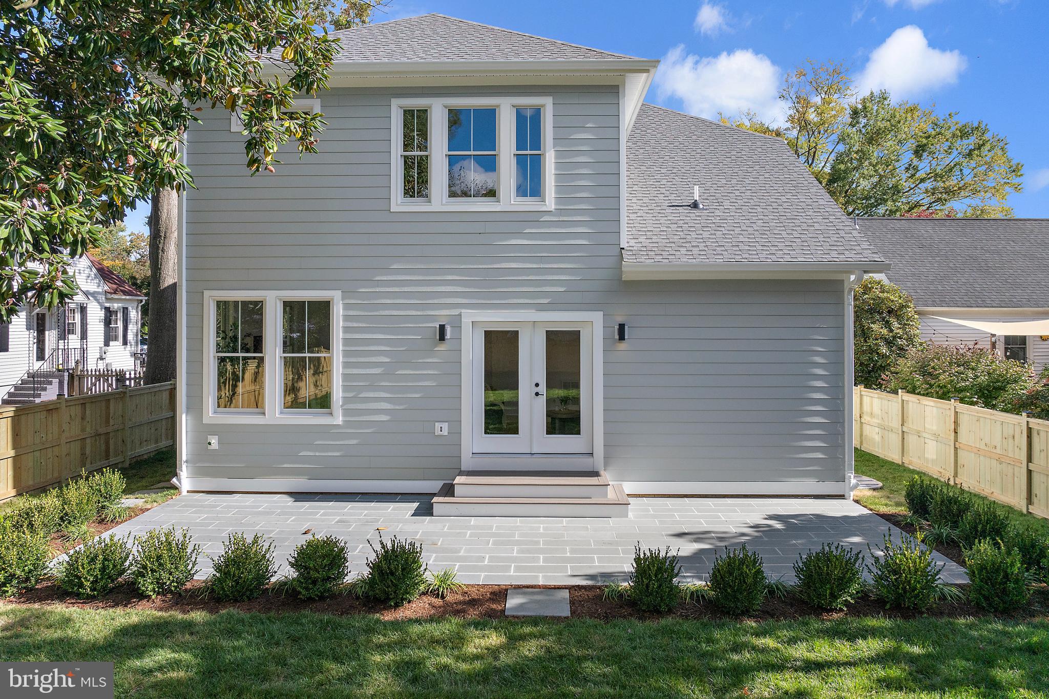 136 S HOMELAND AVENUE