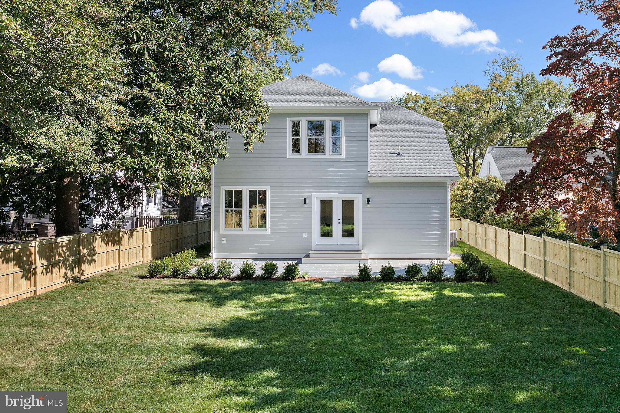 136 S HOMELAND AVENUE