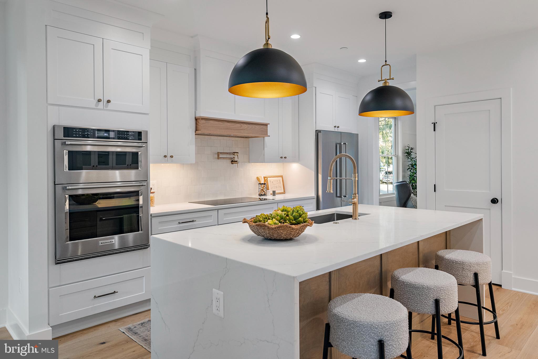 136 S HOMELAND AVENUE