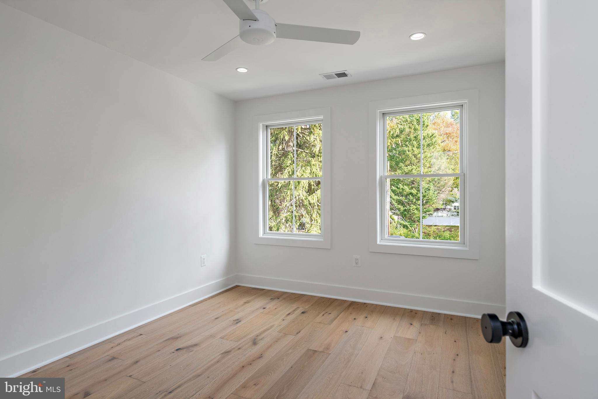 136 S HOMELAND AVENUE