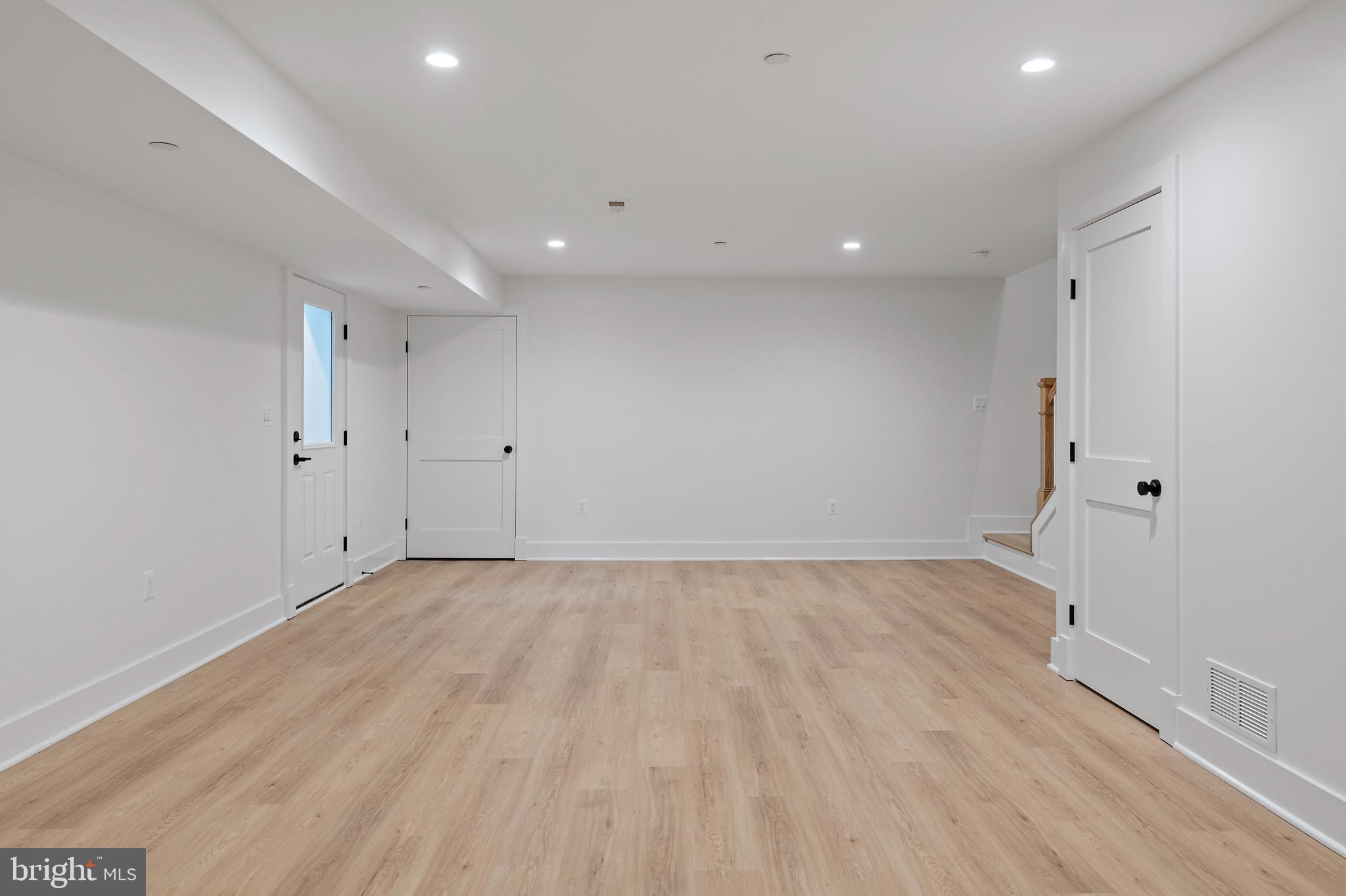 136 S HOMELAND AVENUE