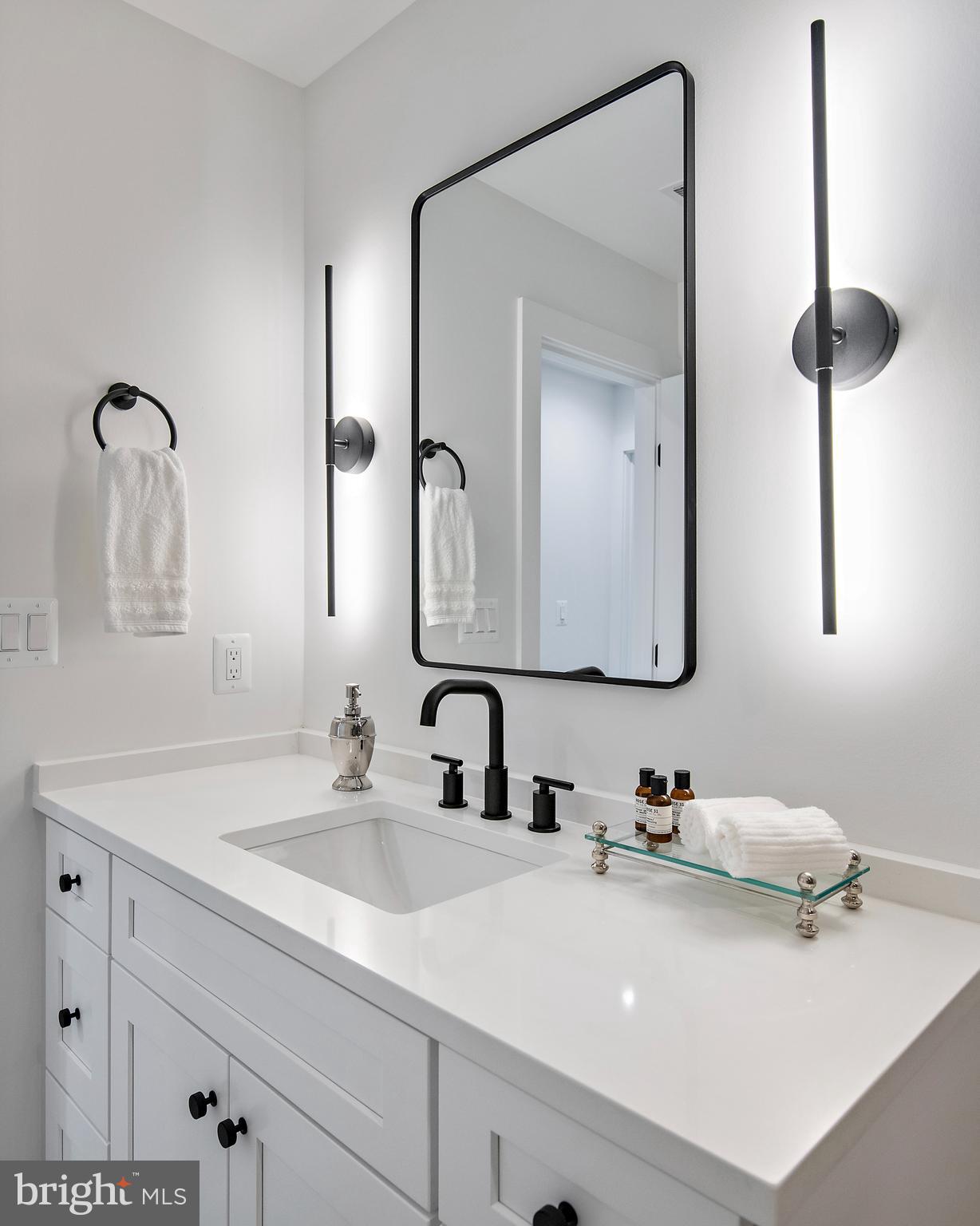 136 S HOMELAND AVENUE