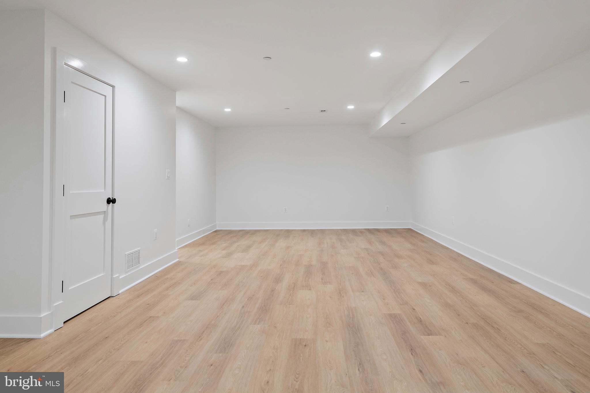 136 S HOMELAND AVENUE