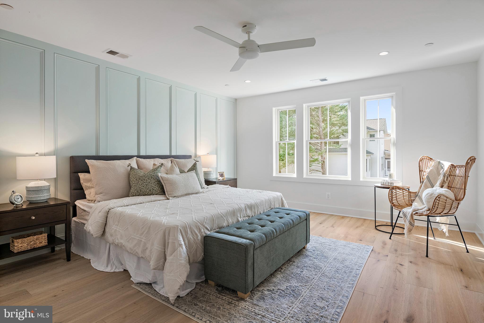 136 S HOMELAND AVENUE