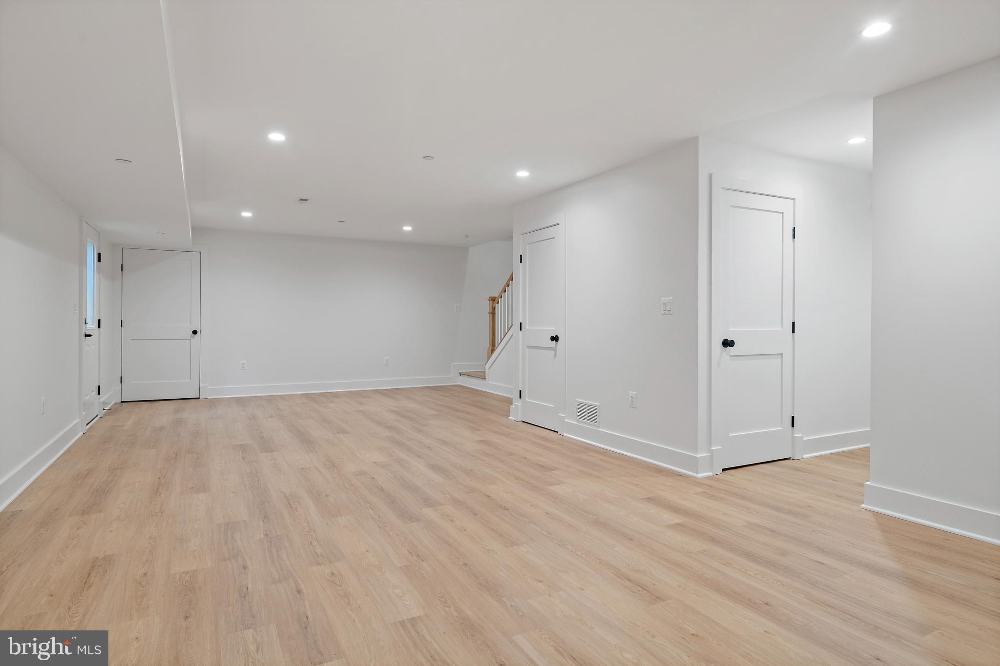 136 S HOMELAND AVENUE